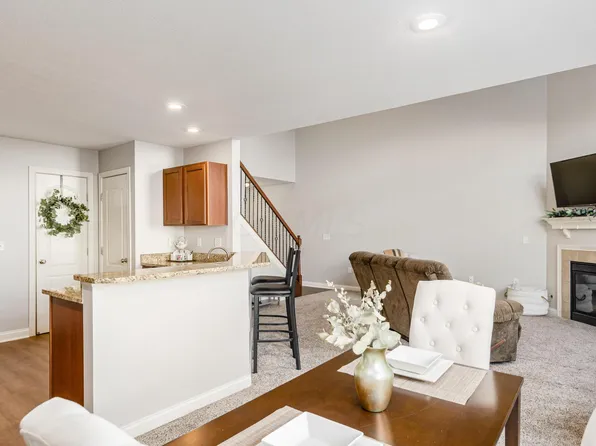 6266 Albany Brooke Dr, Westerville, OH 43081