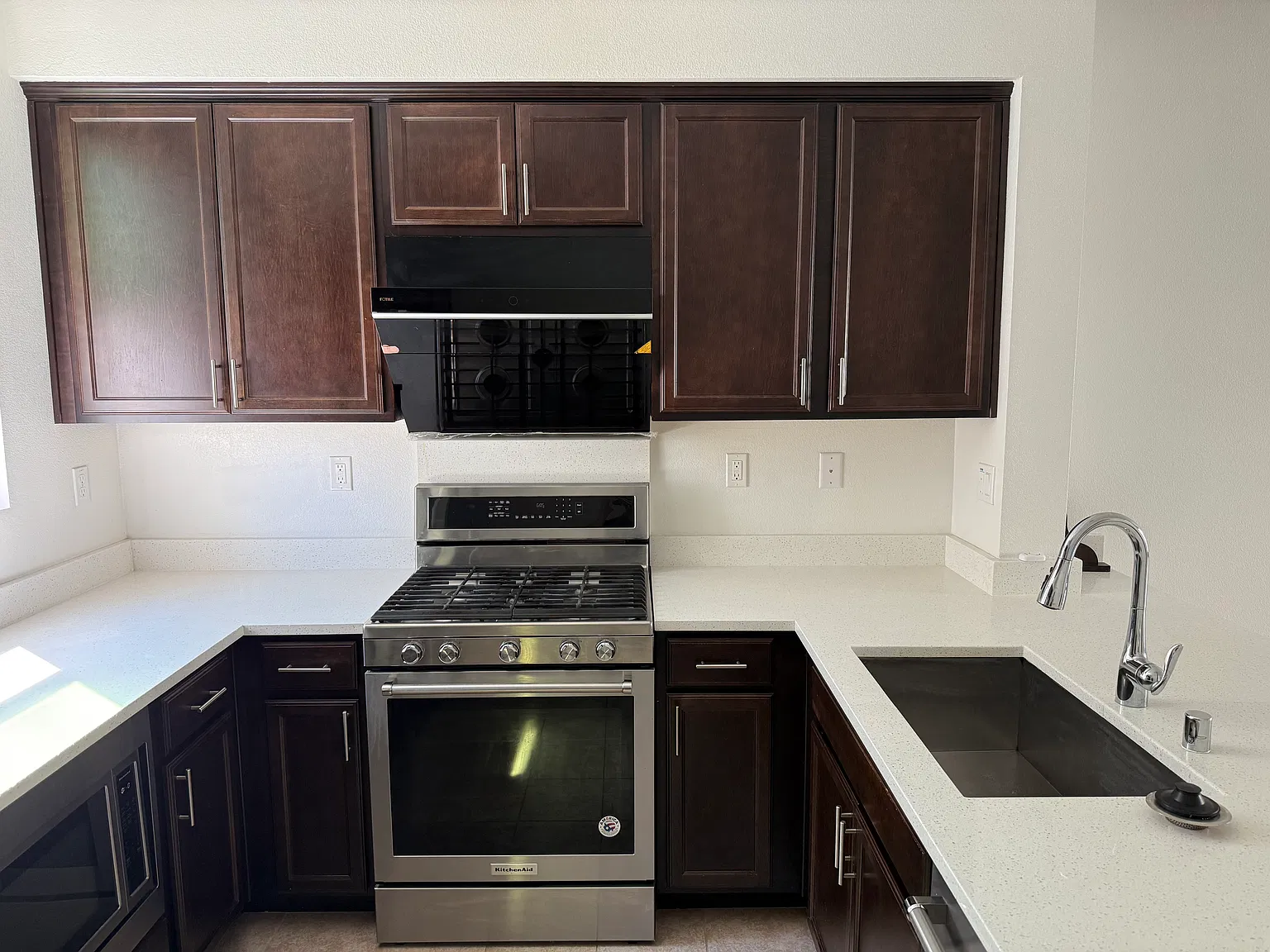 3 bed, 1753 sqft, $4,800 — Photo 4