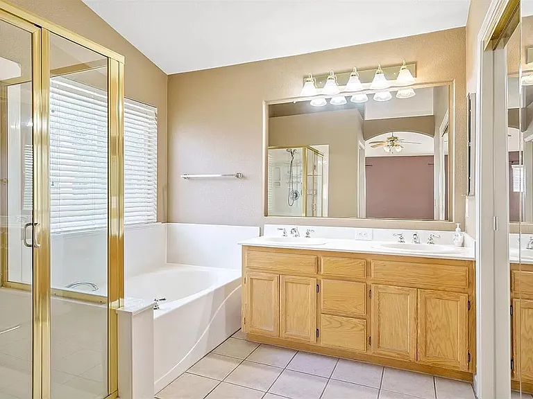 2293 Joseph Damon Dr — Photo 33
