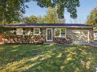 546 10th St NW, Linton, IN 47441