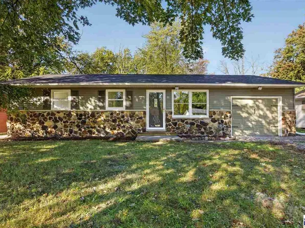 546 10th St NW, Linton, IN 47441