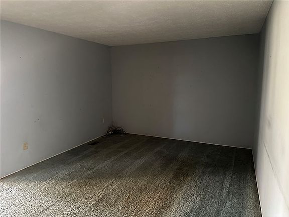 3rd image of 153 Hunting Creek Rd
