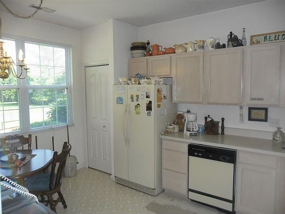 5th image of 8601 Lowery Way #8601