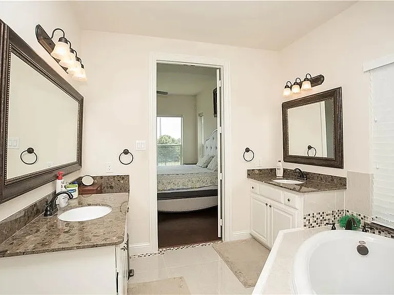 14224 Blueberry Hill Dr — Photo 8