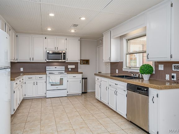 15th image of 11286 Old Pike Rd