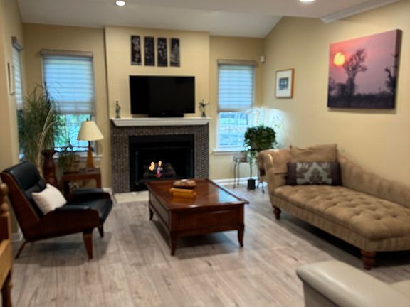 5th image of 37 Steeplechase Court