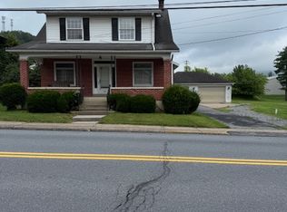 17 Willow St, Lenhartsville, PA 19534