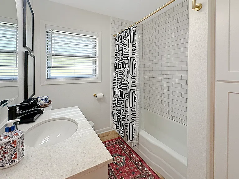 204 Dianne St — Photo 10