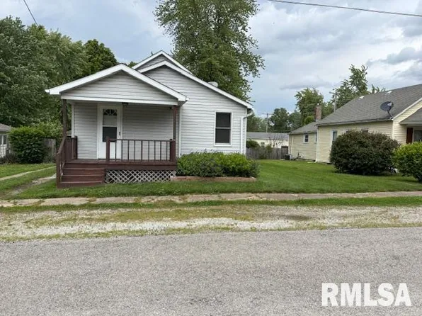 111 E Ebony St, Thayer, IL 62689
