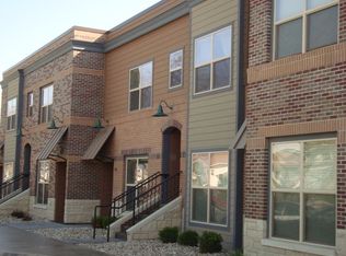 620 N 4th St APT 221, Manhattan, KS 66502