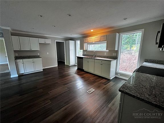 4th image of 3153 Bear Trail Drive