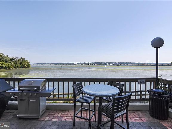 BBQ area - river side