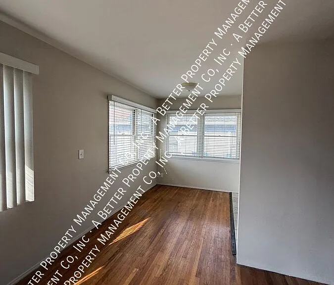 1135 E Appleton St #8 — Photo 3