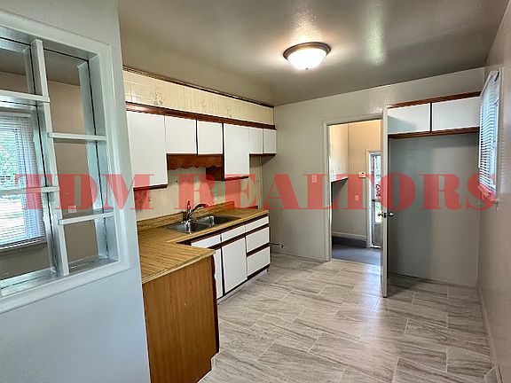 4th image of 3219 Branch Rd