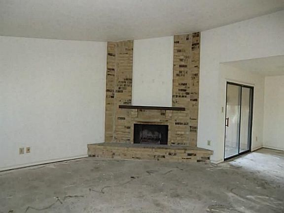 2nd image of 615 Faye St
