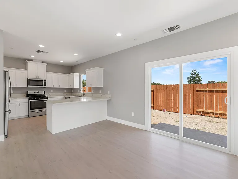 946 Irem Way — Photo 8