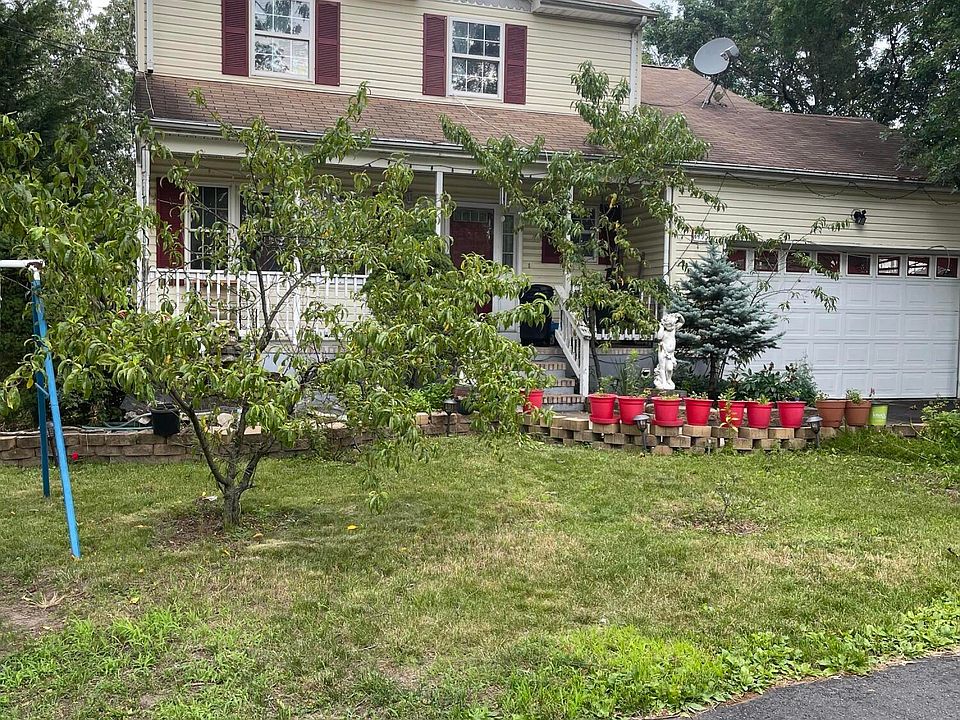 1st image of 1495 Oak Street