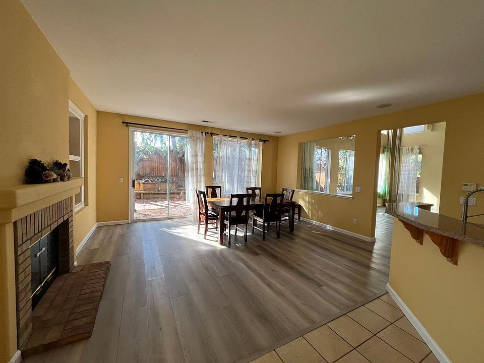 2nd image of 2332 Riverside Ct