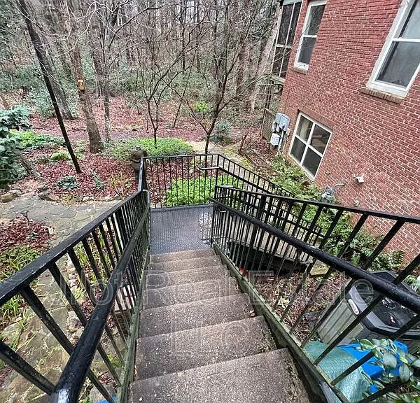 105 Dancing Fox Rd #B — Photo 11