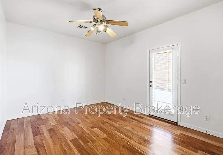 1933 W Tanya Trl — Photo 19