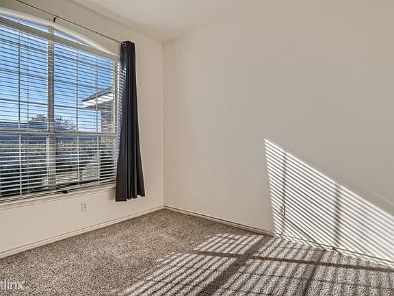 4th image of 4555 Summerbrook Cir