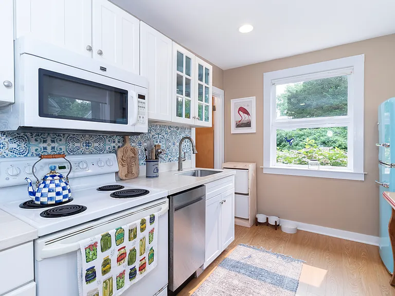 24 Hamilton Dr — Photo 13