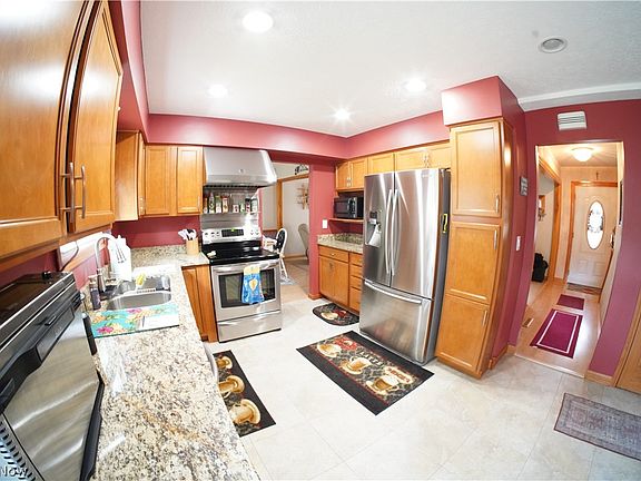 2nd image of 15623 Indianhead Ln