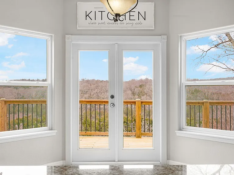 852 Silvercliff Way — Photo 34