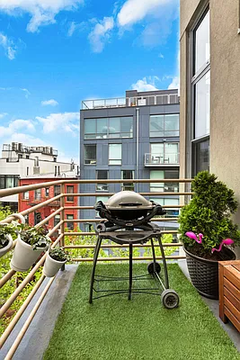 Sold by Bond New York | media 7