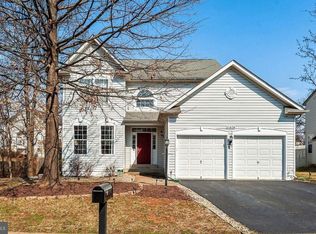 21828 Regents Park Cir, Sterling, VA 20166