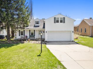 409 Opatrny Dr, Fox River Grove, IL 60021