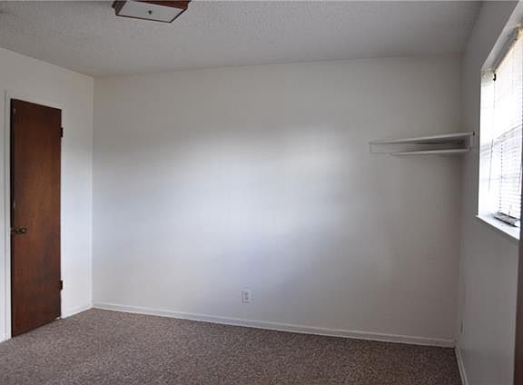 4th image of 3809 Crestridge Dr