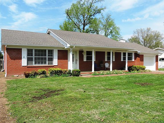 3rd image of 1329 N McFarland Pl