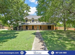 606 Oak Ridge Dr, Red Oak, TX 75154