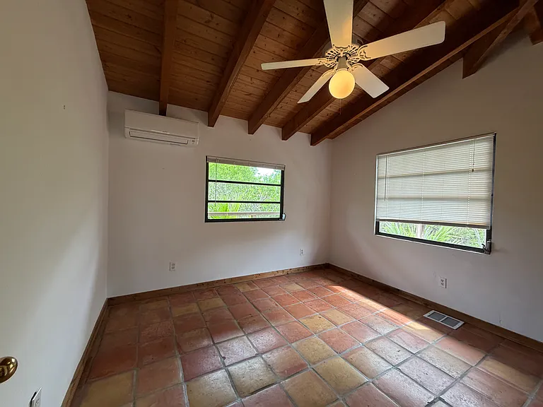 529 W Shore Dr — Photo 13