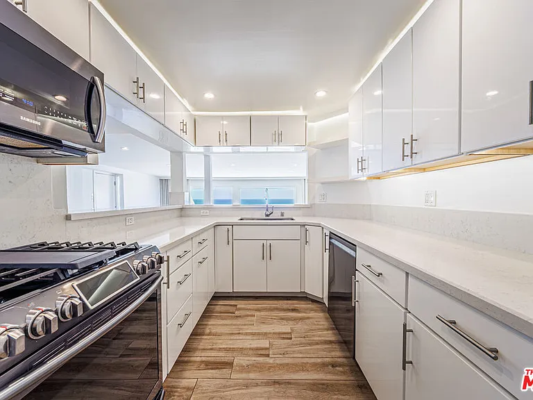 18055 Coastline Dr #2 — Photo 8
