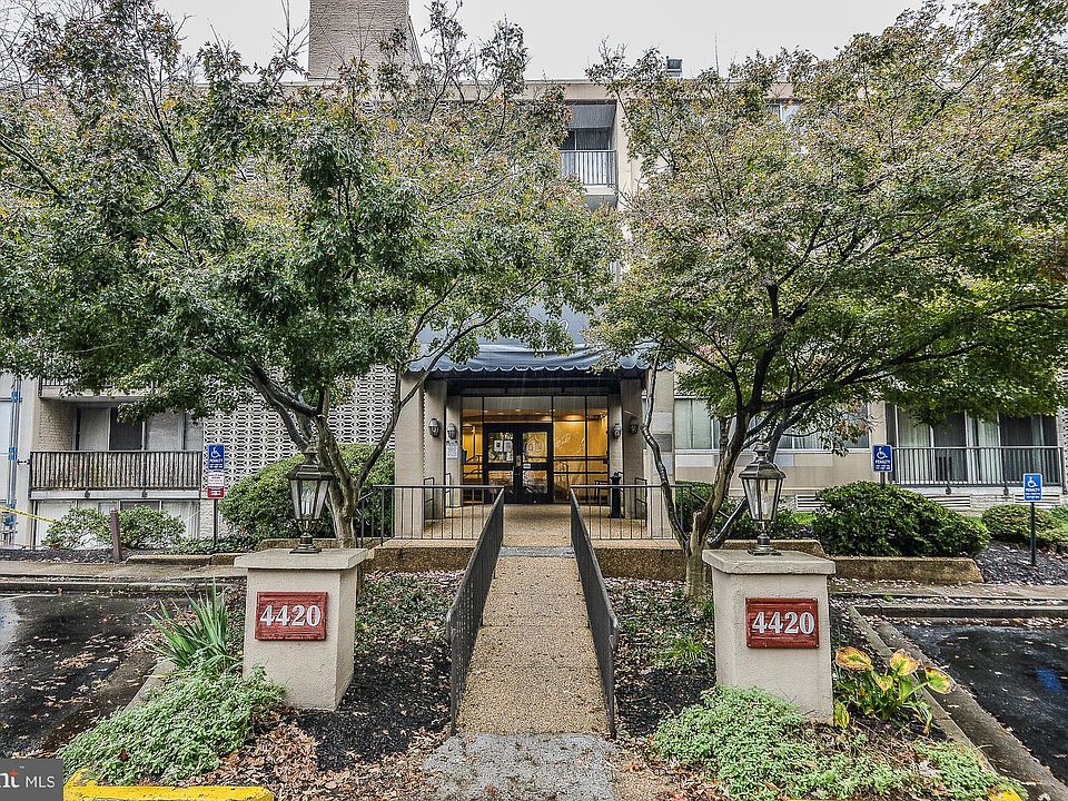 1st image of 4420 Briarwood Ct N APT 41