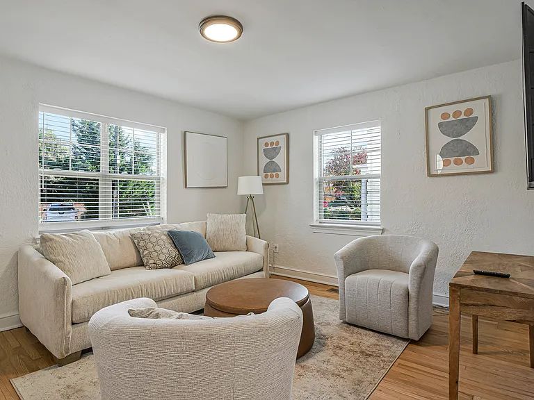 8 Sunset Dr #1 — Photo 3