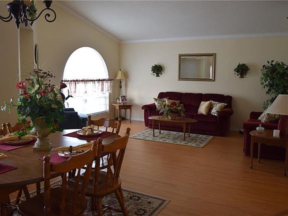 4th image of 10413 Crestfield Dr