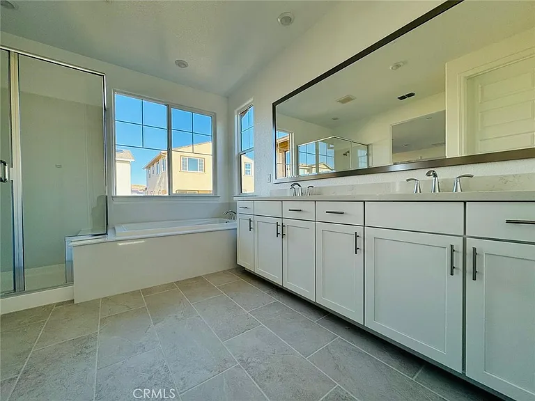 5042 Brooks Cir — Photo 13