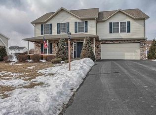 82 Longstreet Dr, Carlisle, PA 17013
