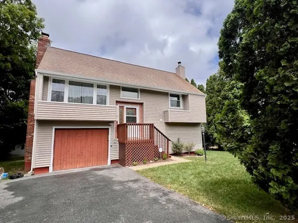 39 Wells Avenue, Shelton, CT 06484