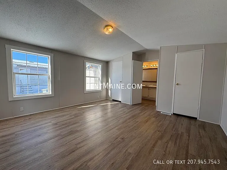 125 F St — Photo 9