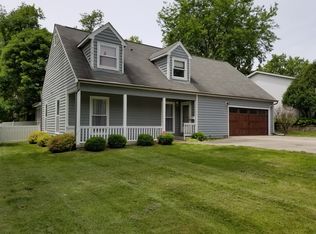 318 Illinois St, Crystal Lake, IL 60014