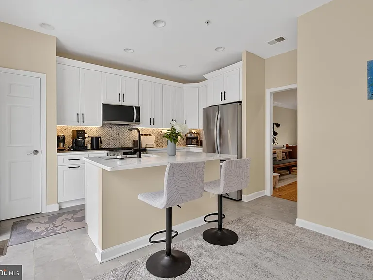 8814 Hunting Lodge Ct — Photo 14