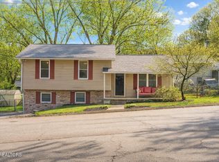 5213 Fawnwood Rd, Knoxville, TN 37921