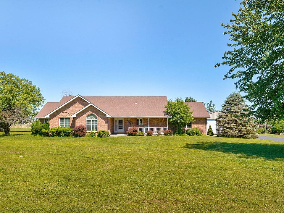1st image of 202 Hedgerow Drive