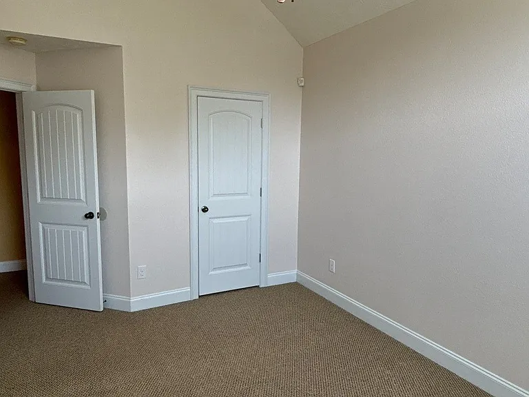 1931 Westminster Dr — Photo 21