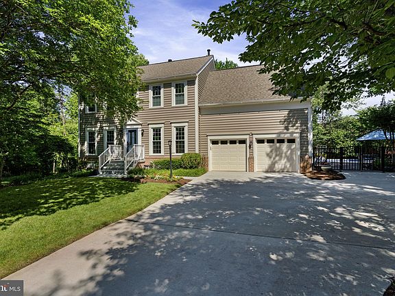 3rd image of 13616 British Manor Ct