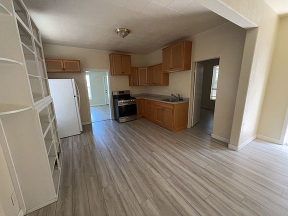 4th image of 1615 McCullens Ave